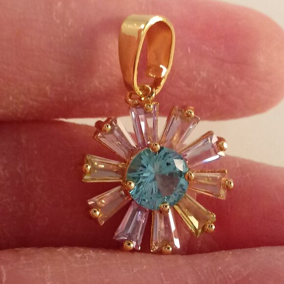 18K Yellow Gold Filled Sunflower Sea Blue Diamond Zircon Necklace Pendant Gift - Picture 5 of 5